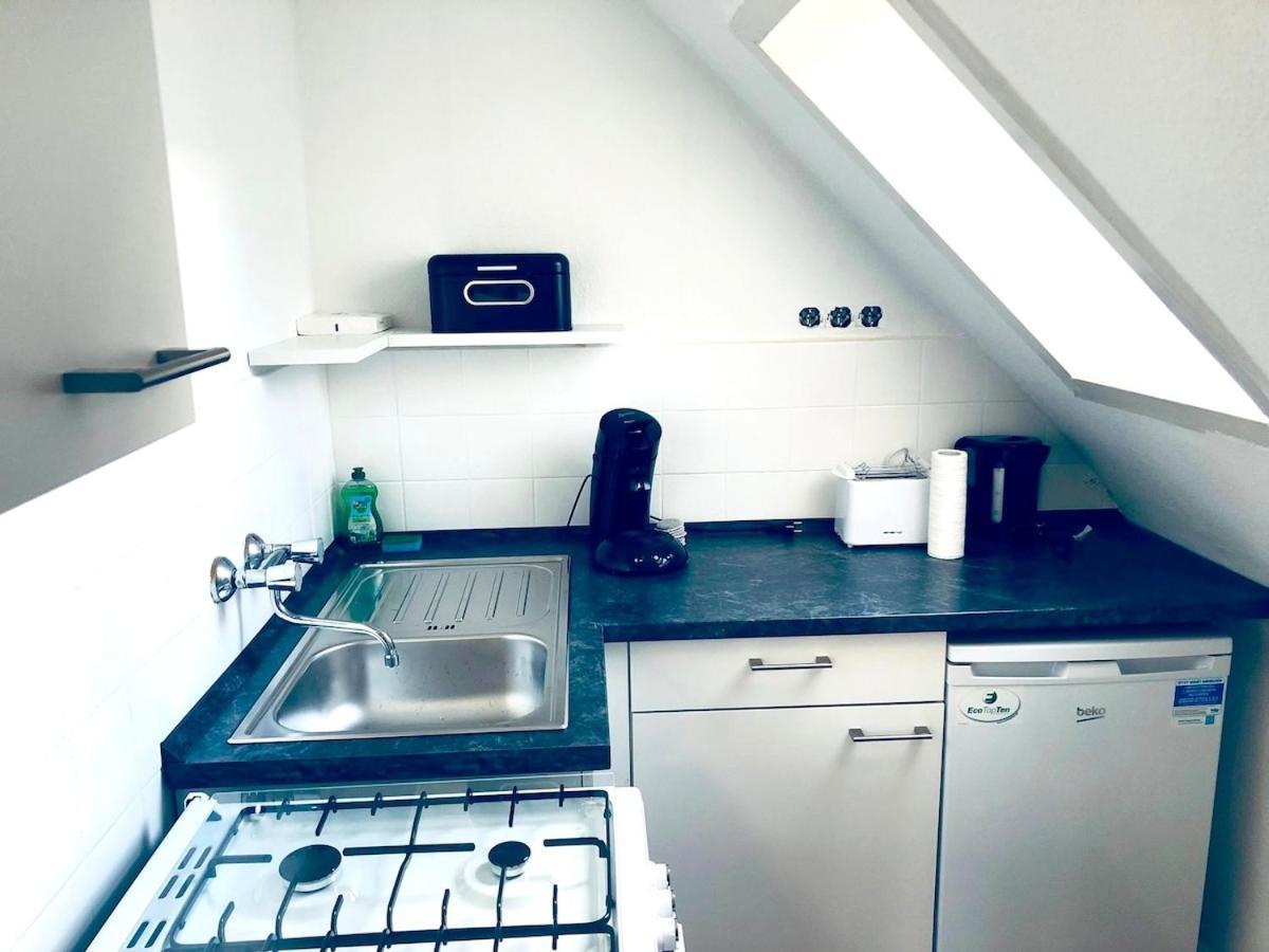 Wohnung Mit Neuem Bad Und Kueche เกลเซนเคียร์เคน ภายนอก รูปภาพ