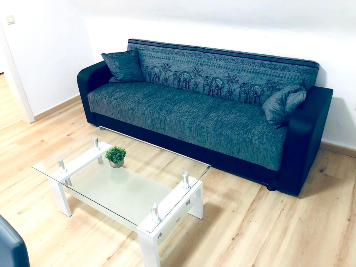 Wohnung Mit Neuem Bad Und Kueche เกลเซนเคียร์เคน ภายนอก รูปภาพ